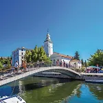 Hébergement de vacances Awesome In *