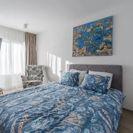 Dom wakacyjny 2 Bedroom Awesome In Kraljevica