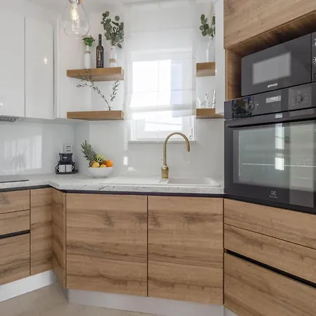2 Bedroom Awesome In Kraljevica